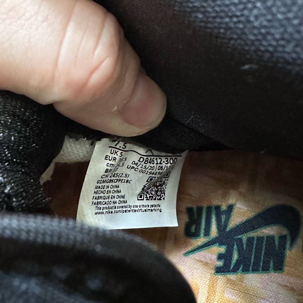 Air Jordan 1 Retro High OG “Lucky Green” - Picture 11 of 14